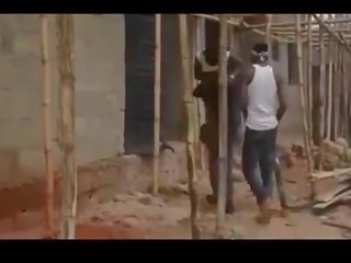 Afrikanisch nigerianer ghetto youngsters gangbang ein jungfrau / teil ich