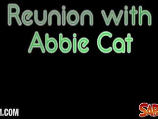 Reunion साथ abbie बिल्ली में एक पीओवी pose